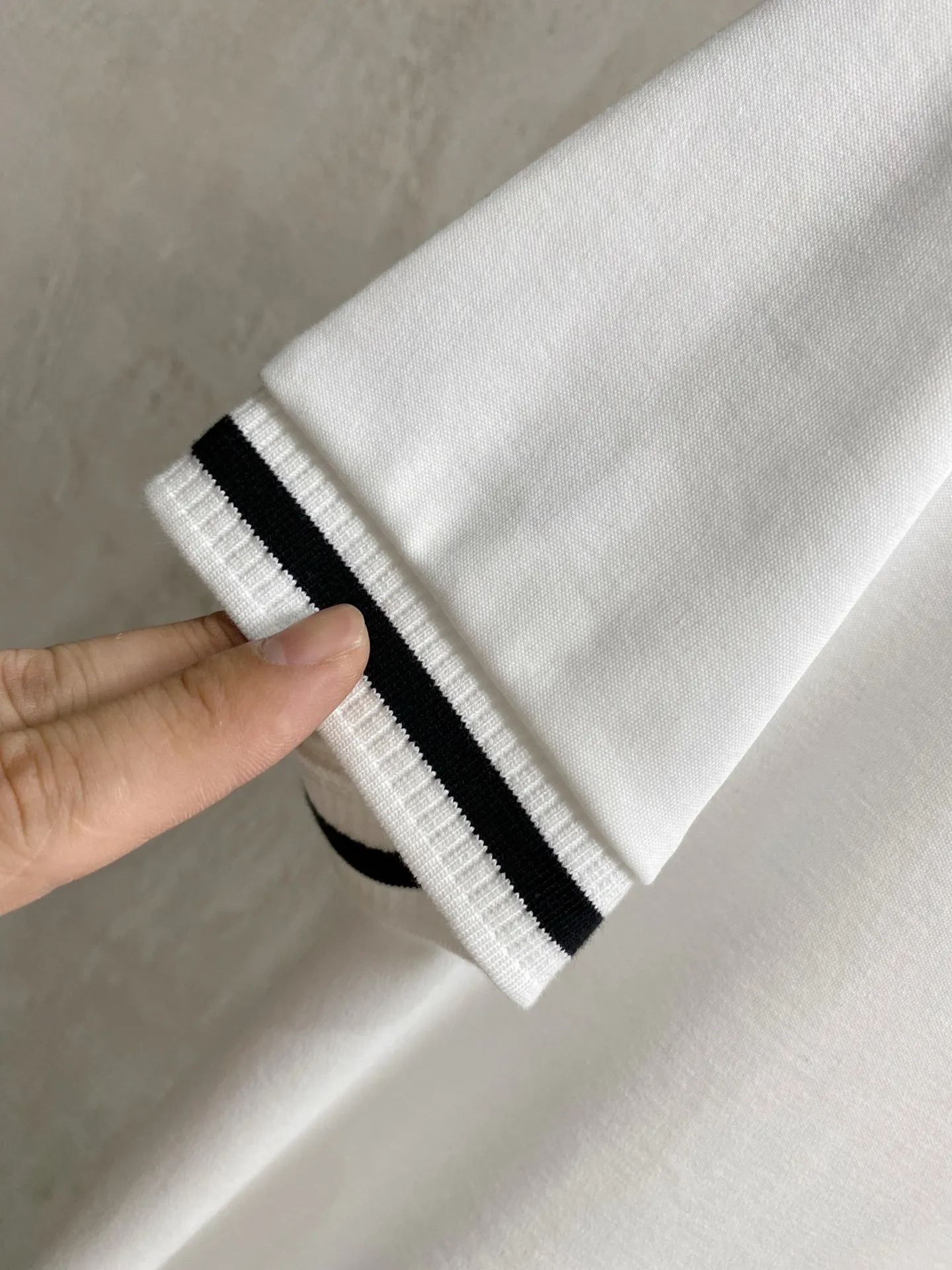 , BC highly recommended! Spring and summer new products are on sale at the counter. Fashionable Premium Men's Polo - Logo on the chest, personalized and fashionable/Imported top-notch high-density mercerized pearls, extremely skin-friendly and comfortable. It feels very delicate, has a good texture, is cool and breathable, and is a very good overall product. It can be worn alone without any problem. Size M-3Xl